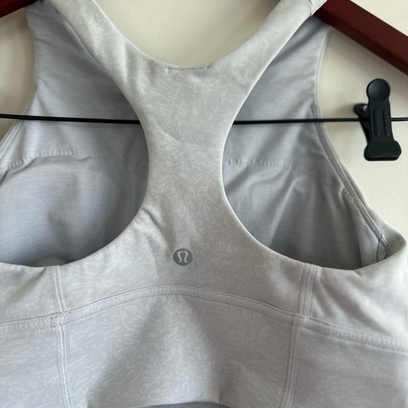 Lululemon grey sports bra NWOT - Picture 7 of 10